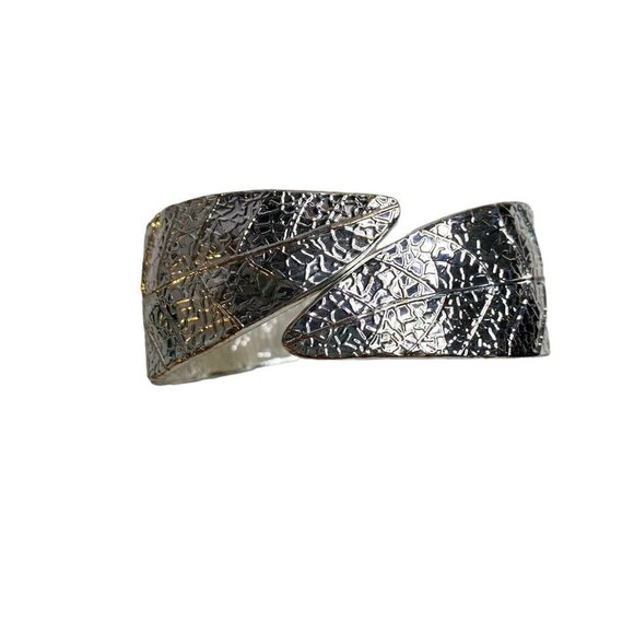 Silver Hinged Bangle  Leaf Pattern Bracelet - Picture 1 of 7